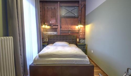 Classic Single Room