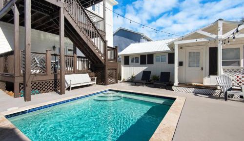 Six-Bedroom Holiday Home