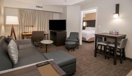 One-Bedroom Queen Suite with Sofa Bed