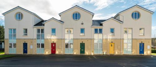 Three-Bedroom Townhouse
