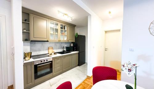 One-Bedroom Apartment with Terrace