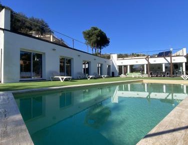 Six-Bedroom House