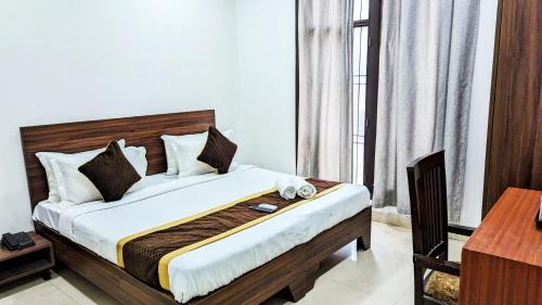 Deluxe Double Room (2 Adults + 1 Child)