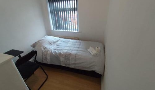 Single Room with Shared Bathroom