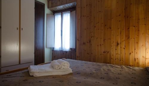 Single Room with Private Bathroom