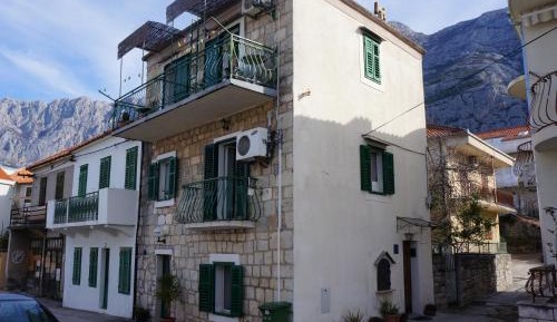 Studio with Balcony