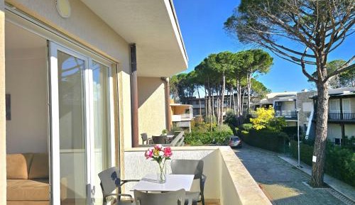 Apartment with Garden View