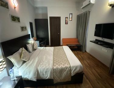 Deluxe Queen Room