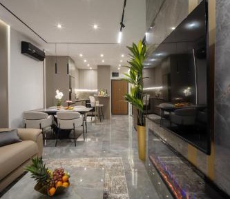 Deluxe One-Bedroom Apartment