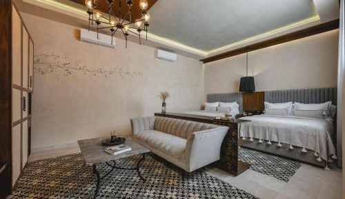 PREMIUM SUITE DOUBLE WITH BATHTUB