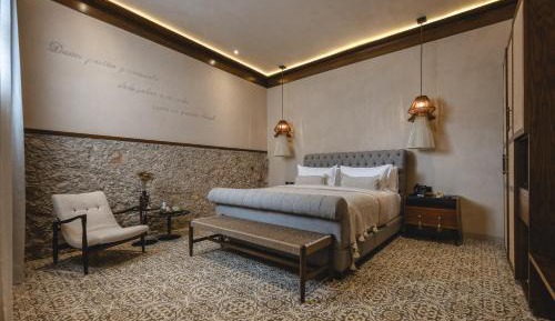 JUNIOR SUITE WITH BATHTUB