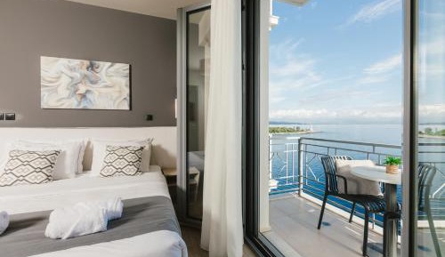 Deluxe Double Room with Balcony and Sea View