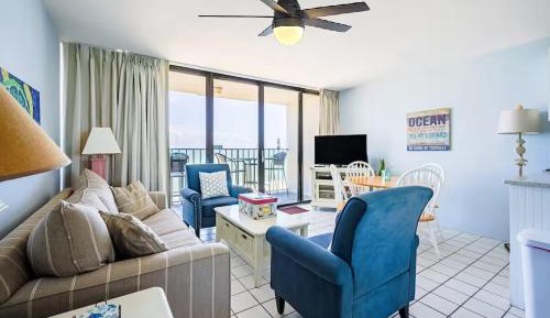 One-Bedroom Apartment with Sea View and Balcony