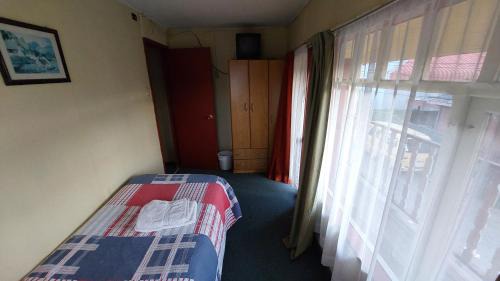 Single Room with Shared Bathroom