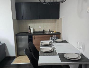 One-Bedroom Apartment with Balcony