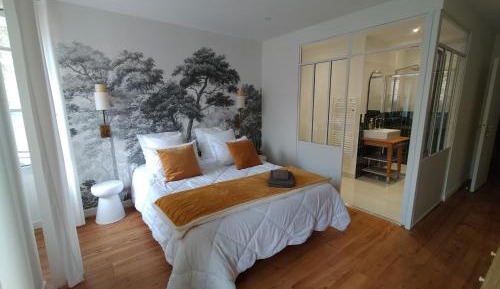 Double Room with Private Bathroom 2 adults and 1 baby