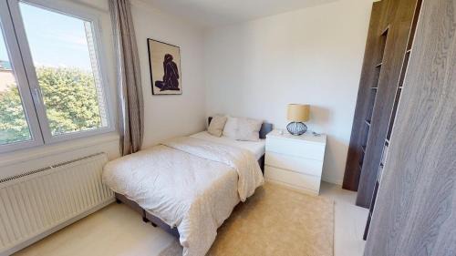 Standard Double Room with Shared Bathroom