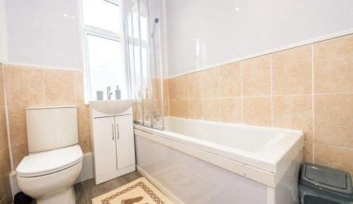 Single Room with Shared Bathroom