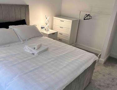 Deluxe Double Room (2 Adults + 1 Child)