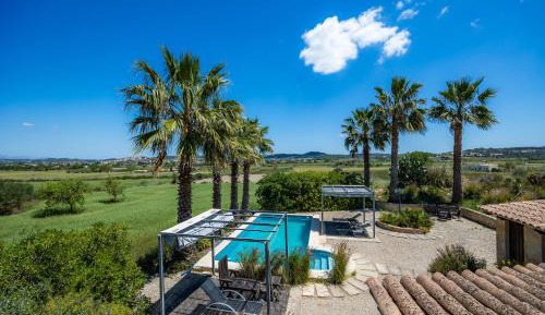 Villa with Garden View