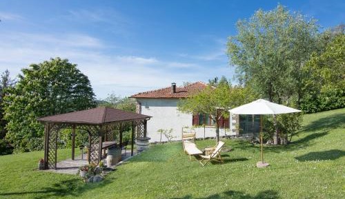 Villa with Garden View
