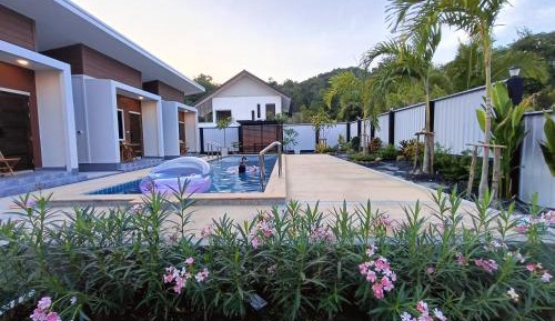 Double Room with Pool View