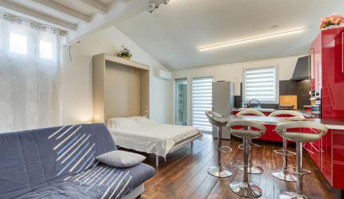 Superior One-Bedroom Apartment with Balcony