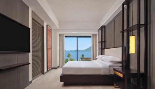 Premium King Room with Ocean View