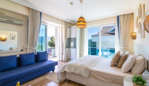 Triple Room with Balcony