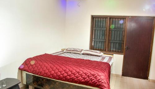 Deluxe Double Room (2 Adults + 1 Child)