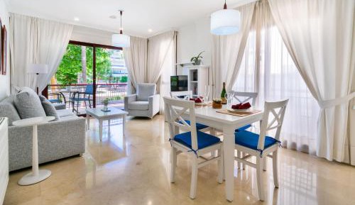One-Bedroom Apartment with Terrace