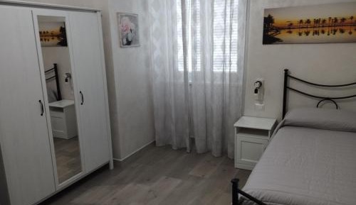 Standard Single Room with Shared Bathroom