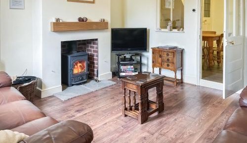 Three-Bedroom Holiday Home 