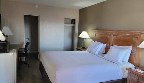 Standard King Room - Non Smoking