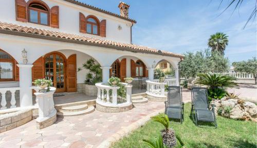 Two-Bedroom Holiday Home