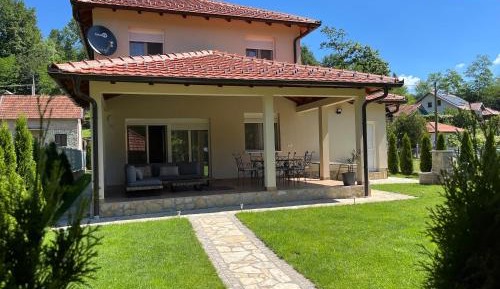 Villa with Garden View