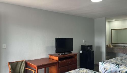 Queen Room with Two Queen Beds - Smoking