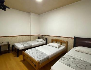 Basic Triple Room with Shared Bathroom