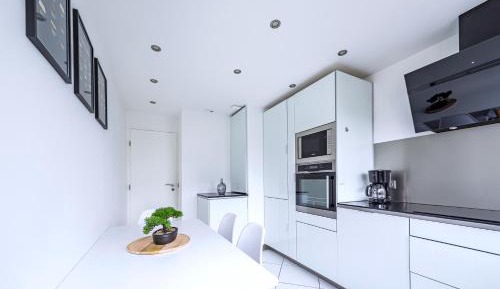 Three-Bedroom Apartment with Balcony