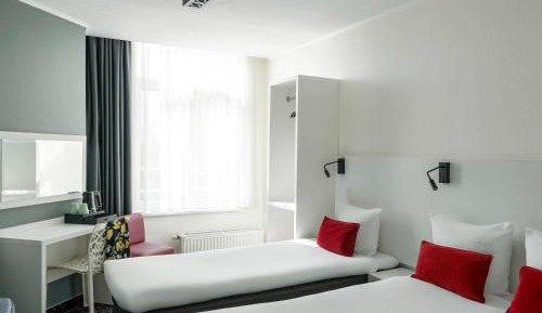 Family triple room
