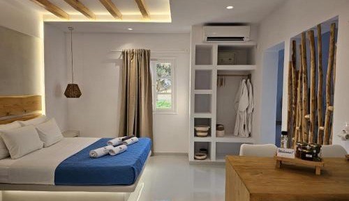 Studio with Garden View