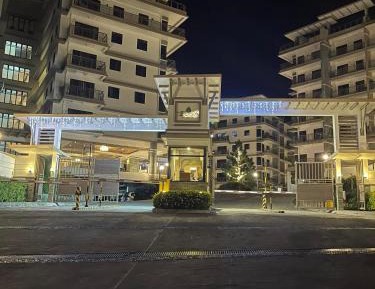 One-Bedroom Apartment with Balcony
