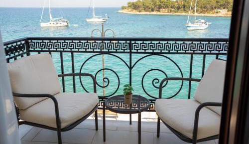 Deluxe Double Room with Balcony and Sea View