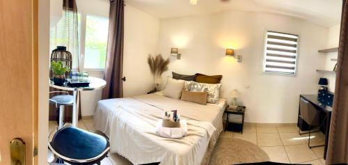 Standard Double Room with Shared Bathroom