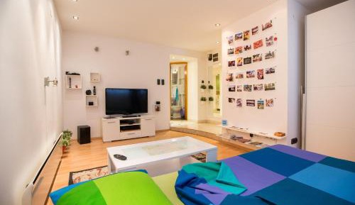 Studio Apartment