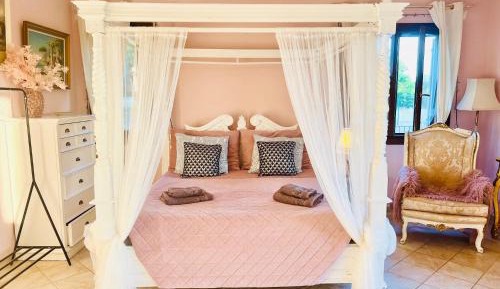 Deluxe King Suite