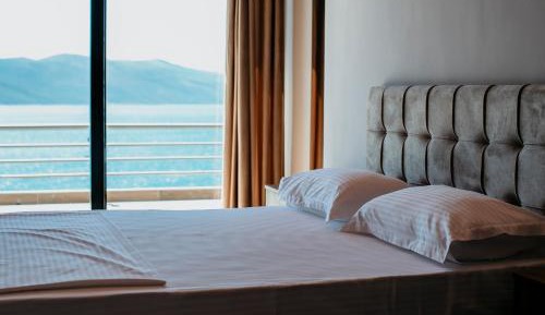 Deluxe Triple Room with Sea View