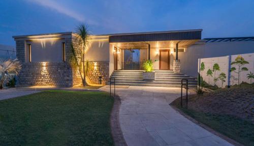 Waterhole Villa (With Private Pool and Jacuzzi)