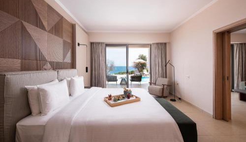Royal Suite with Sea View and Private Pool