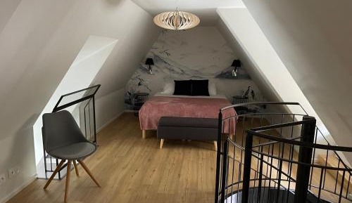 Deluxe One-Bedroom Apartment with Harbor View